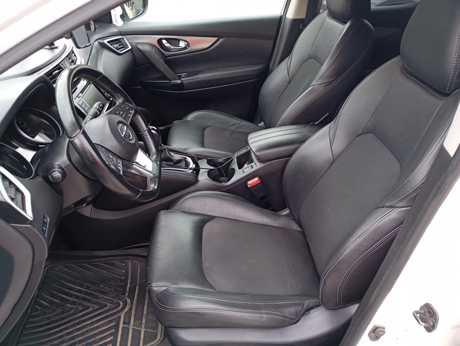 Nissan Qashqai 1.6 dCi , снимка 5 - Автомобили и джипове - 54554928