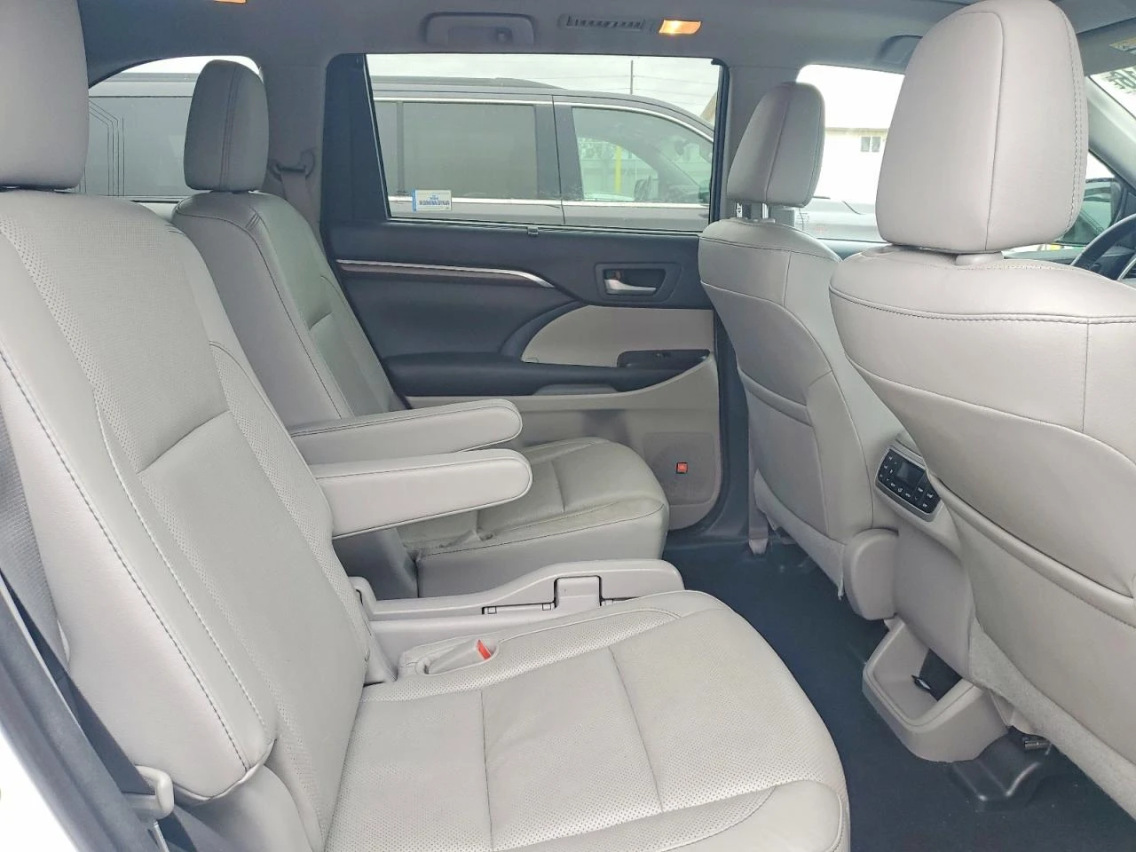 Toyota Highlander 3.5l Limited, снимка 11 - Автомобили и джипове - 54883323