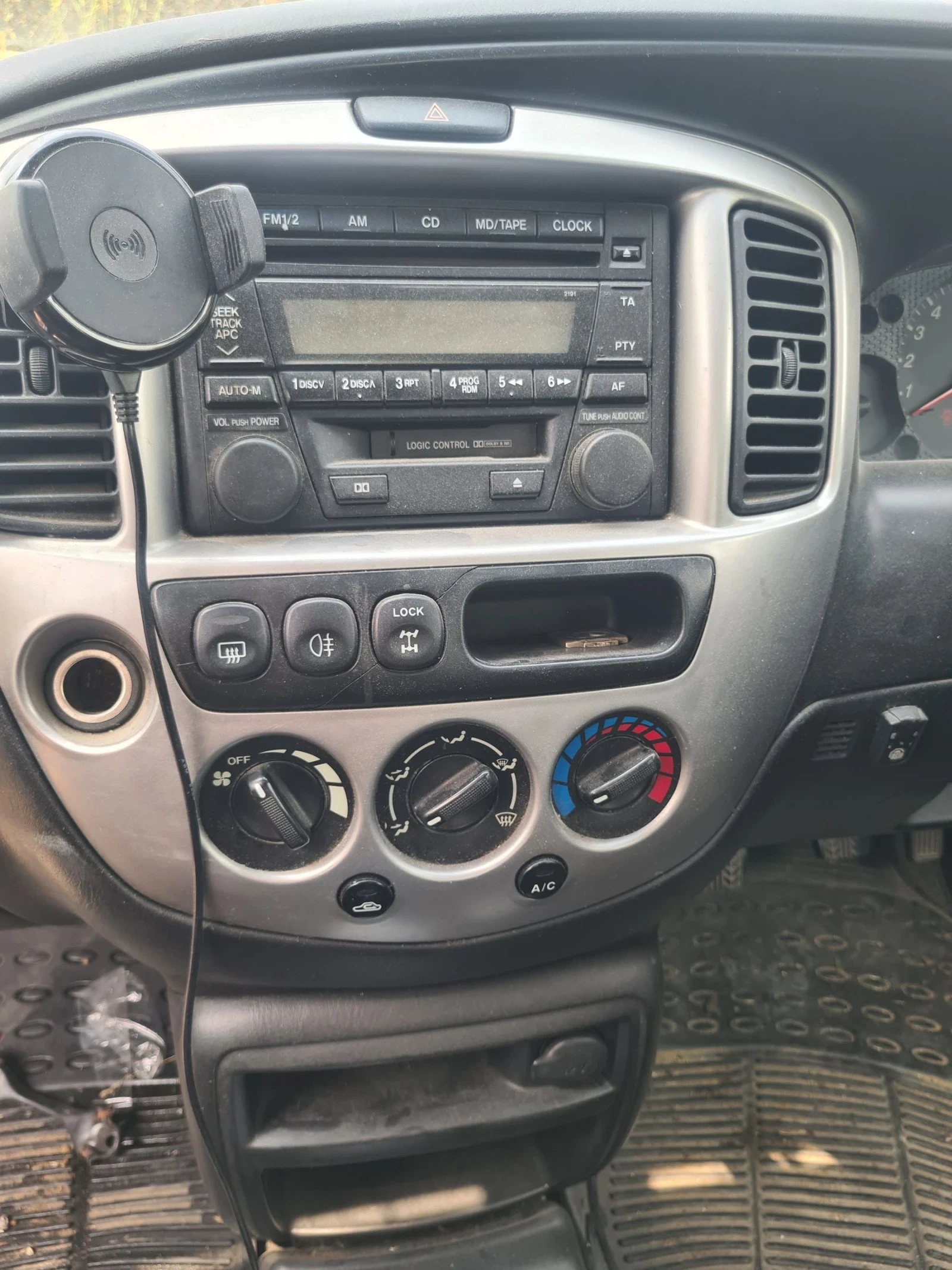 Mazda Tribute Газ/бензин, снимка 4 - Автомобили и джипове - 55129928