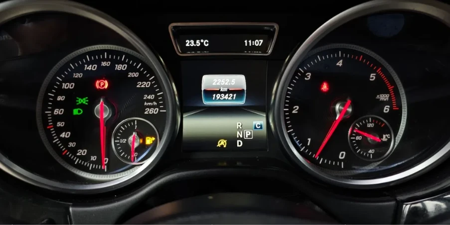 Mercedes-Benz GLE 350 * АВТО КРЕДИТ* ЦЕНА ДО БГ * Сервизна история * , снимка 9 - Автомобили и джипове - 55415064