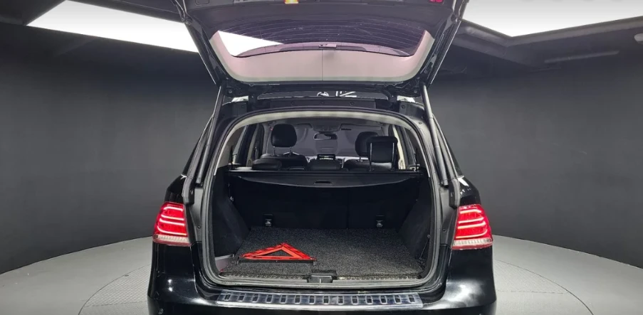 Mercedes-Benz GLE 350 * АВТО КРЕДИТ* ЦЕНА ДО БГ * Сервизна история * , снимка 17 - Автомобили и джипове - 55415064