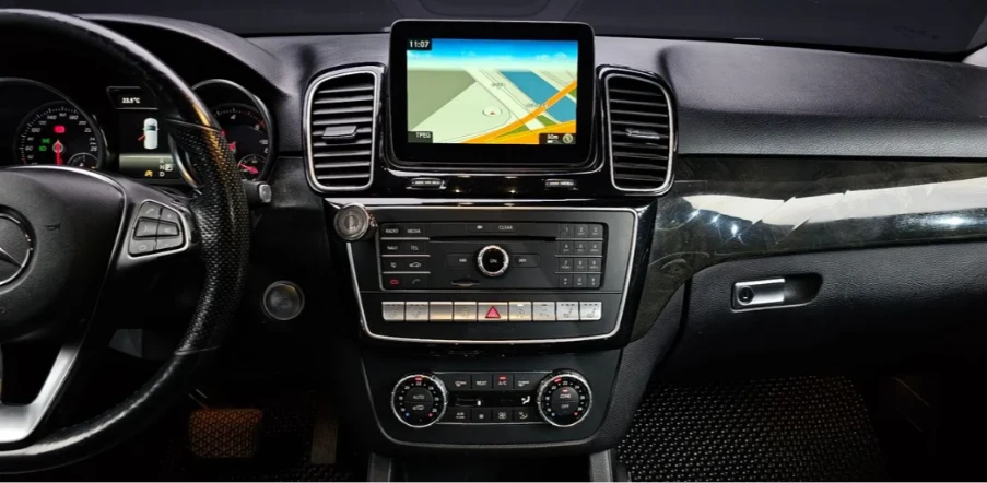 Mercedes-Benz GLE 350 * АВТО КРЕДИТ* ЦЕНА ДО БГ * Сервизна история * , снимка 10 - Автомобили и джипове - 55415064