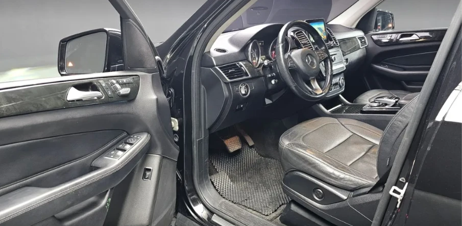 Mercedes-Benz GLE 350 * АВТО КРЕДИТ* ЦЕНА ДО БГ * Сервизна история * , снимка 5 - Автомобили и джипове - 55415064