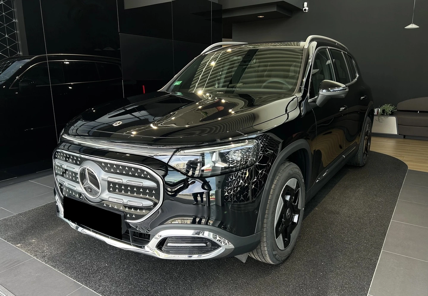 Mercedes-Benz GLB 250 + EQ, снимка 2 - Автомобили и джипове - 56006042