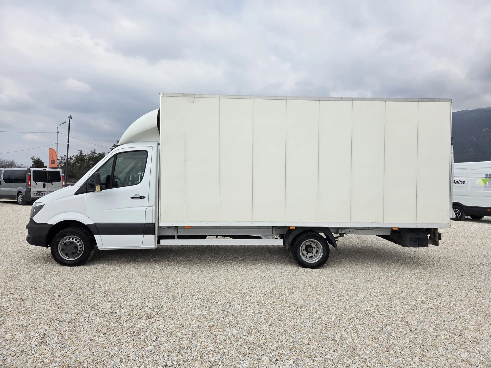 Mercedes-Benz Sprinter 518  Категория Б 5.30м, снимка 7 - Бусове и автобуси - 53873481
