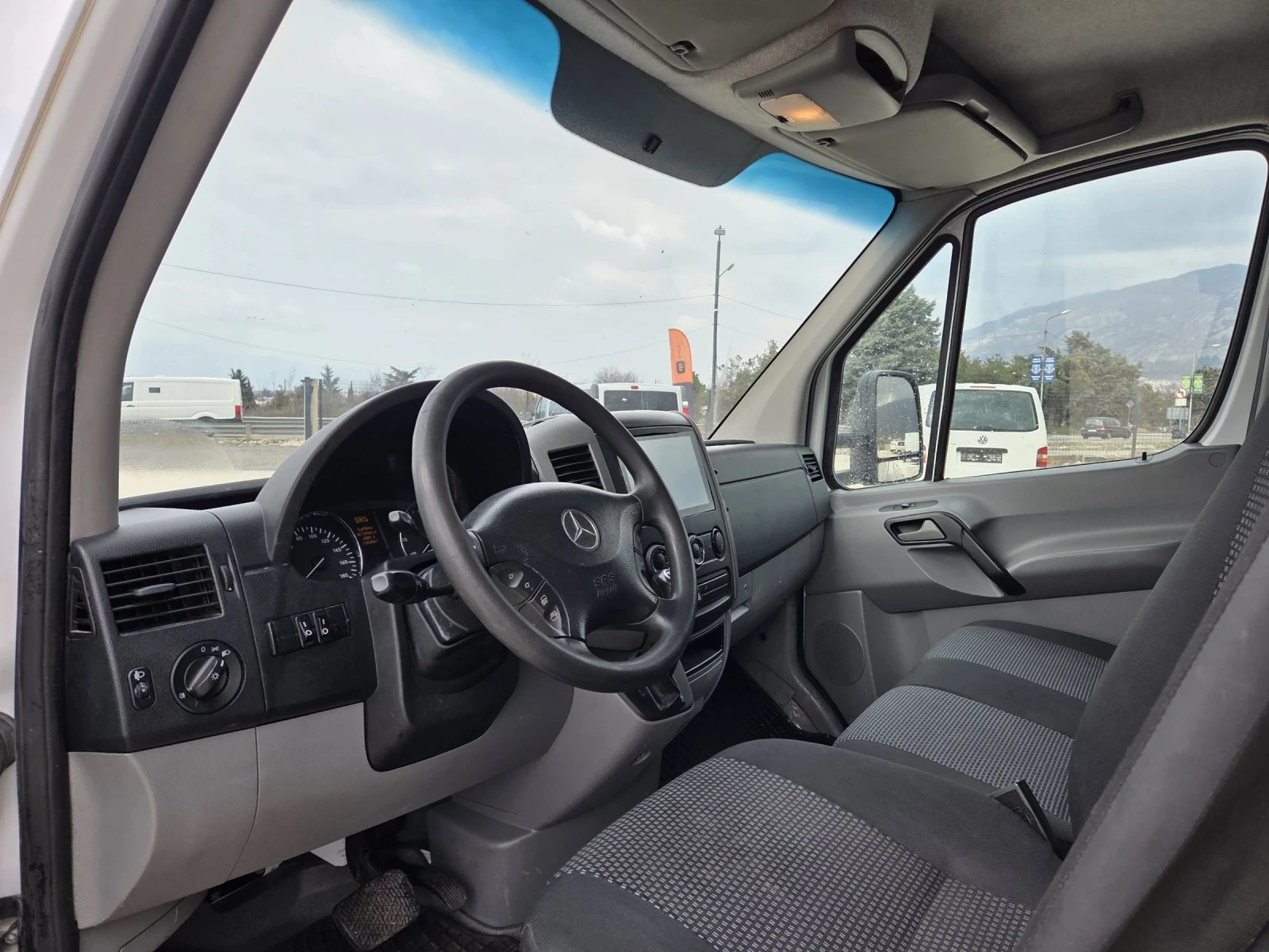 Mercedes-Benz Sprinter 518  Категория Б 5.30м, снимка 8 - Бусове и автобуси - 53873481