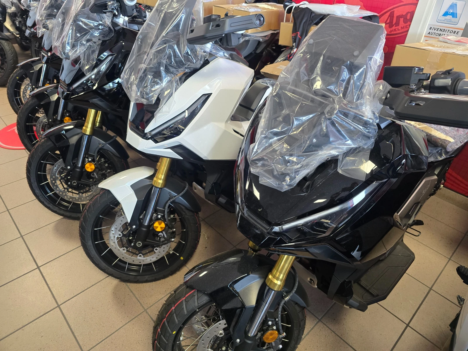 Honda X-ADV 750 2025 New!!!! Km= 0!!! - изображение 3