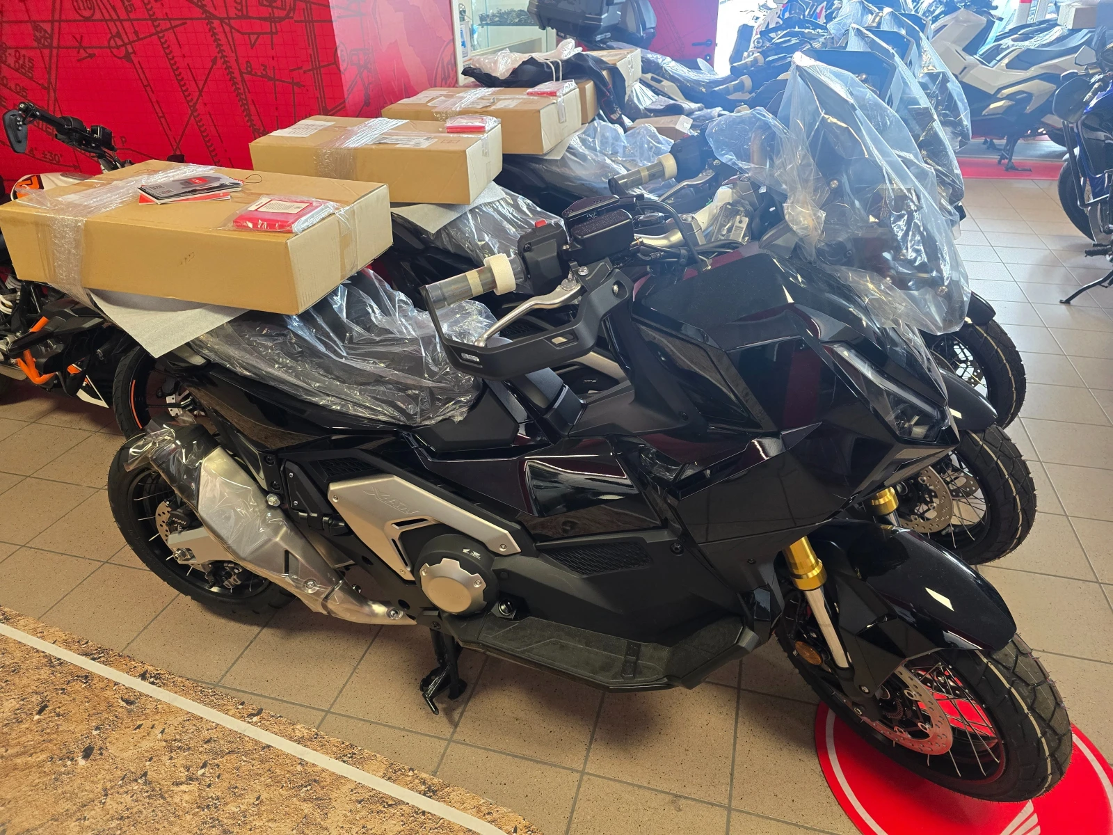 Honda X-ADV 750 2025 New!!!! Km= 0!!! - изображение 8