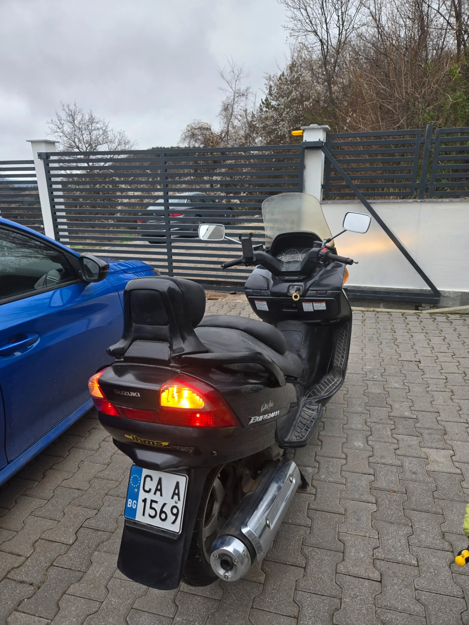 Suzuki Burgman 400cc ОТЛИЧЕН - изображение 4