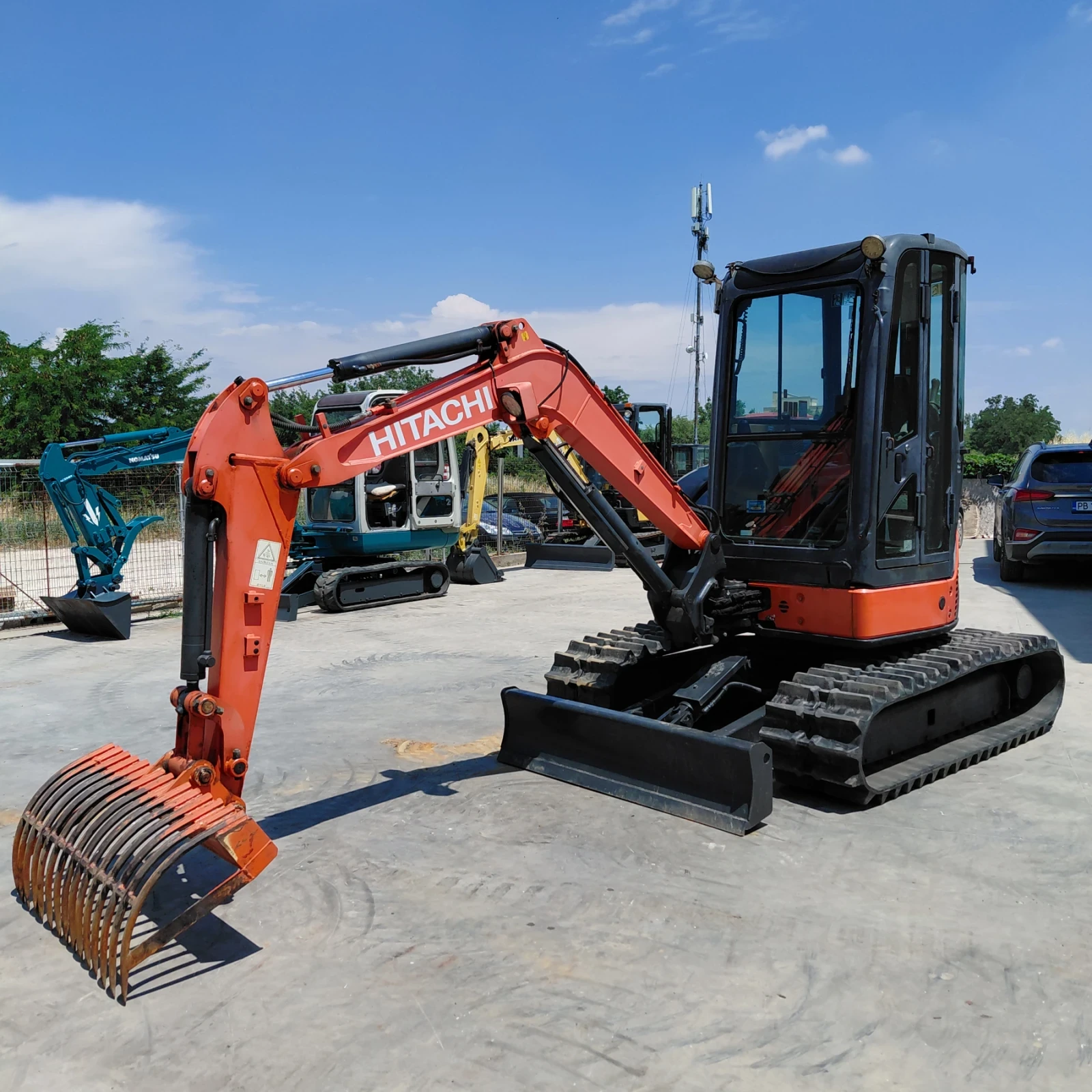 Багер Hitachi ZX30U * КЛИМАТИК * ШИРОКИ ВЕРИГИ * 
