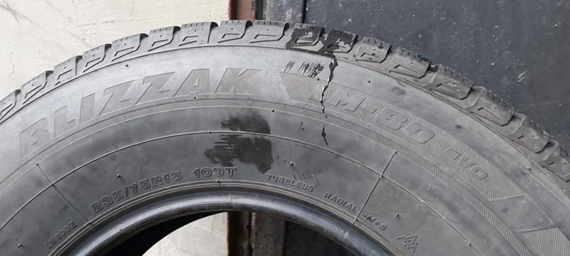 Гуми Зимни 235/75R15, снимка 5 - Гуми и джанти - 30948126