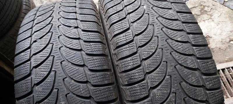 Гуми Зимни 235/75R15, снимка 2 - Гуми и джанти - 30948126