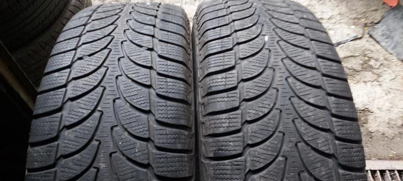 Гуми Зимни 235/75R15, снимка 1 - Гуми и джанти - 30948126