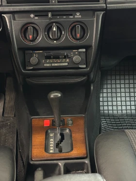 Mercedes-Benz 190 2.0Е, снимка 12