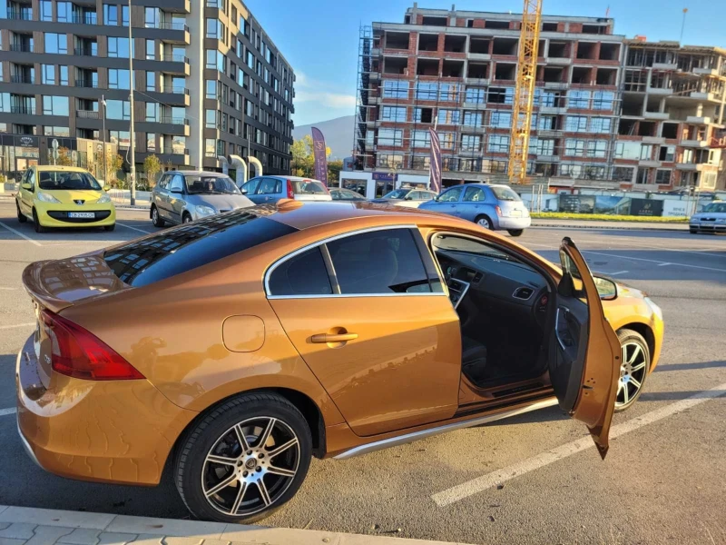 Volvo S60 2.0, D3, 163к.с., снимка 9 - Автомобили и джипове - 47738551