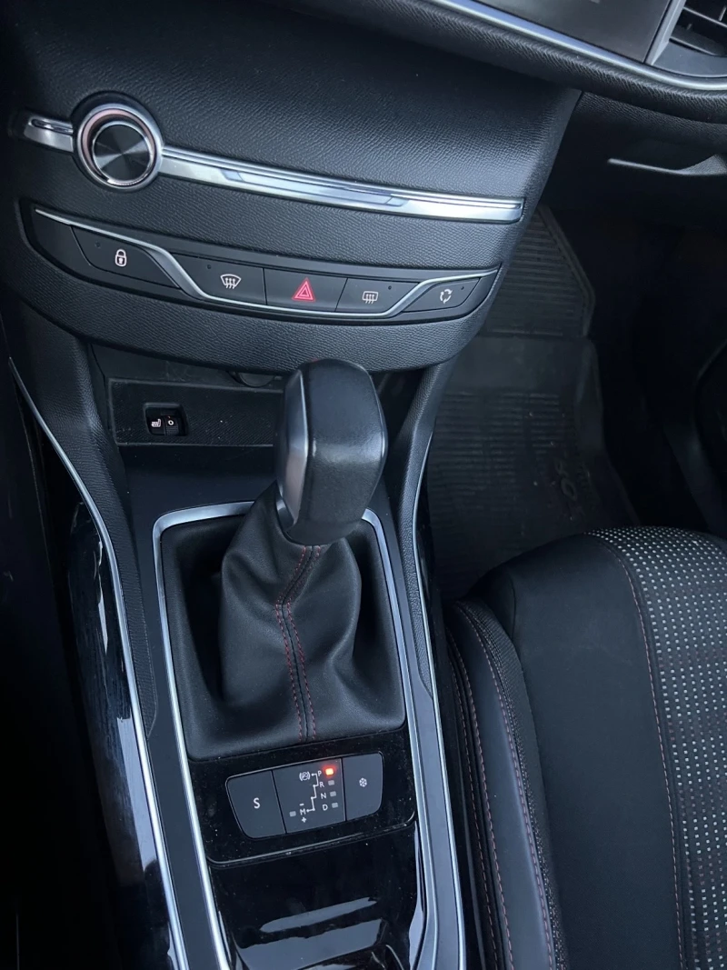 Peugeot 308 GT line, снимка 12 - Автомобили и джипове - 51850513