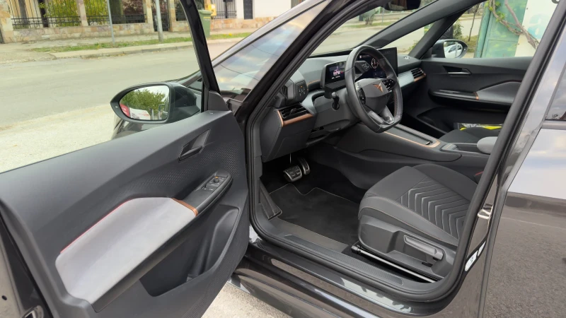 Cupra Born, снимка 9 - Автомобили и джипове - 52038601