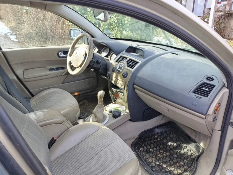 Renault Megane седан, снимка 5 - Автомобили и джипове - 53539337