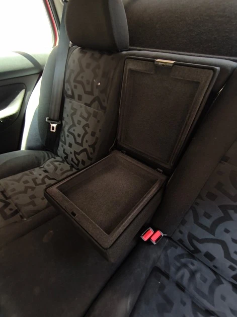 VW Golf 1.9 TDI, снимка 10 - Автомобили и джипове - 55586656