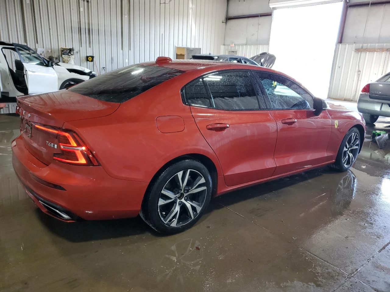 Volvo S60 T6 R-DESIGN AWD - изображение 3