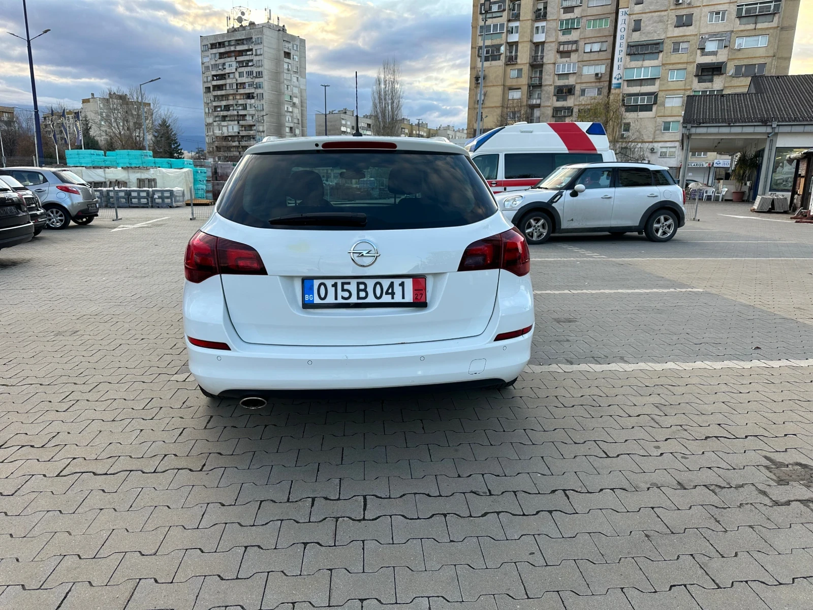 Opel Astra 1.4 / Sports Tourer /120 kc  - изображение 5