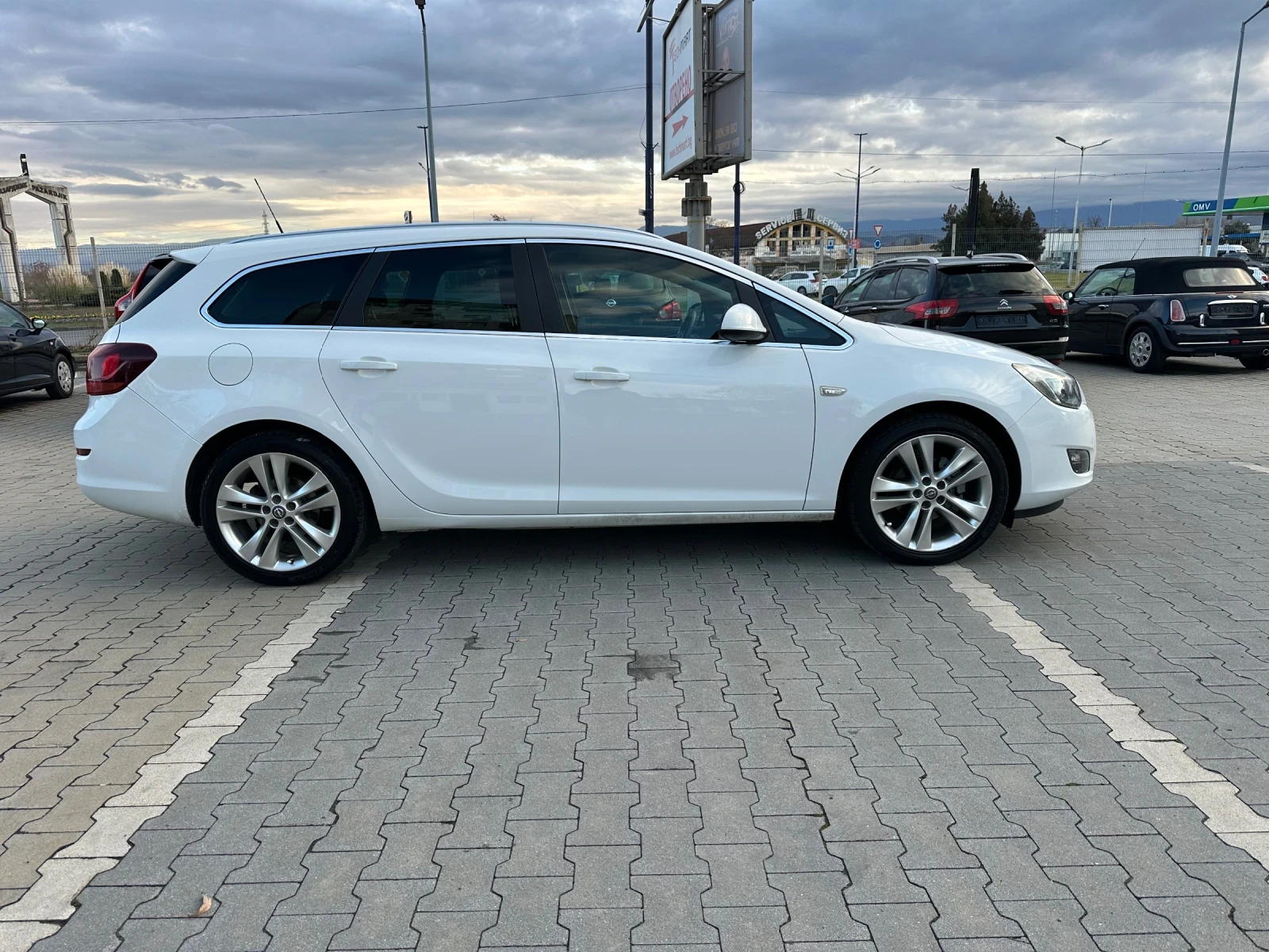 Opel Astra 1.4 / Sports Tourer /120 kc  - изображение 3