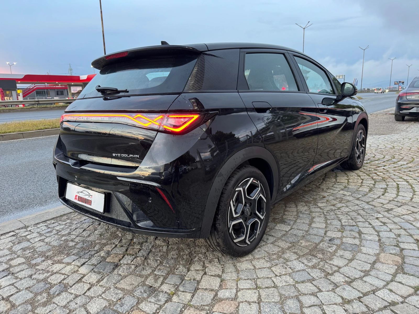 BYD Dolphin Design/60Kw/Panorama/360/Keyless/Led, снимка 13 - Автомобили и джипове - 49660990