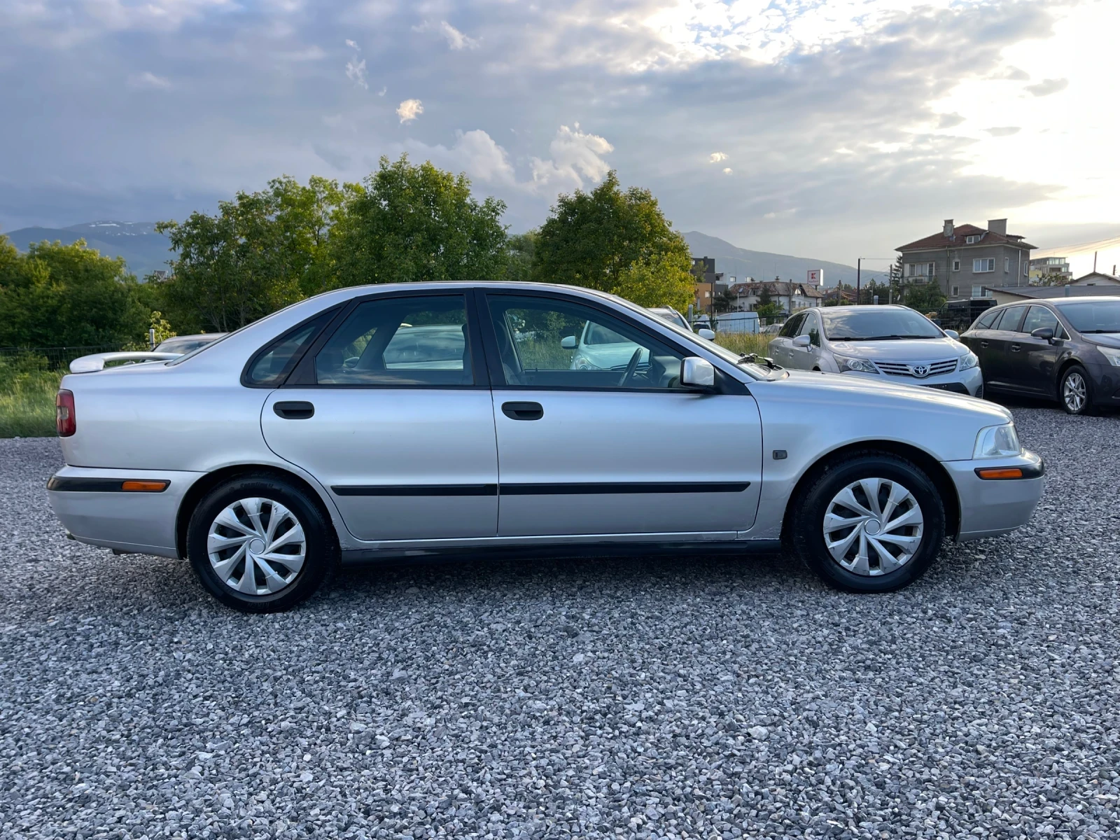 Volvo S40 1.8 Бензин, Обслужен, 2 комплекта гуми, Вс.платено - изображение 5