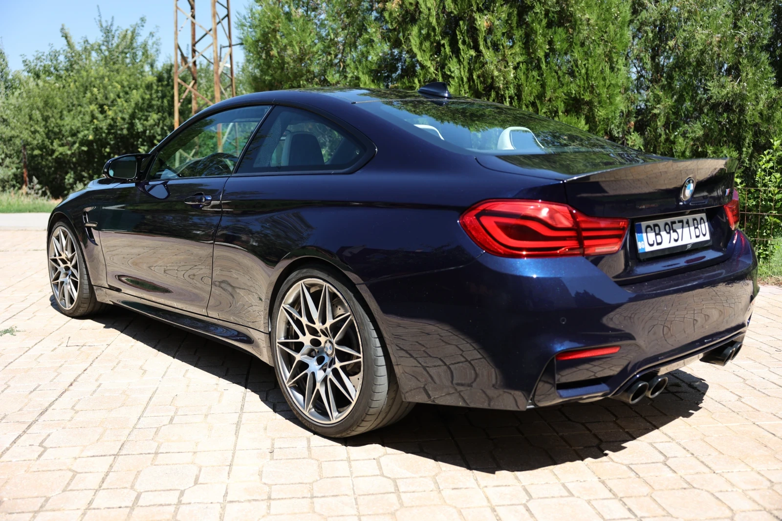 BMW M4 Competition - изображение 7