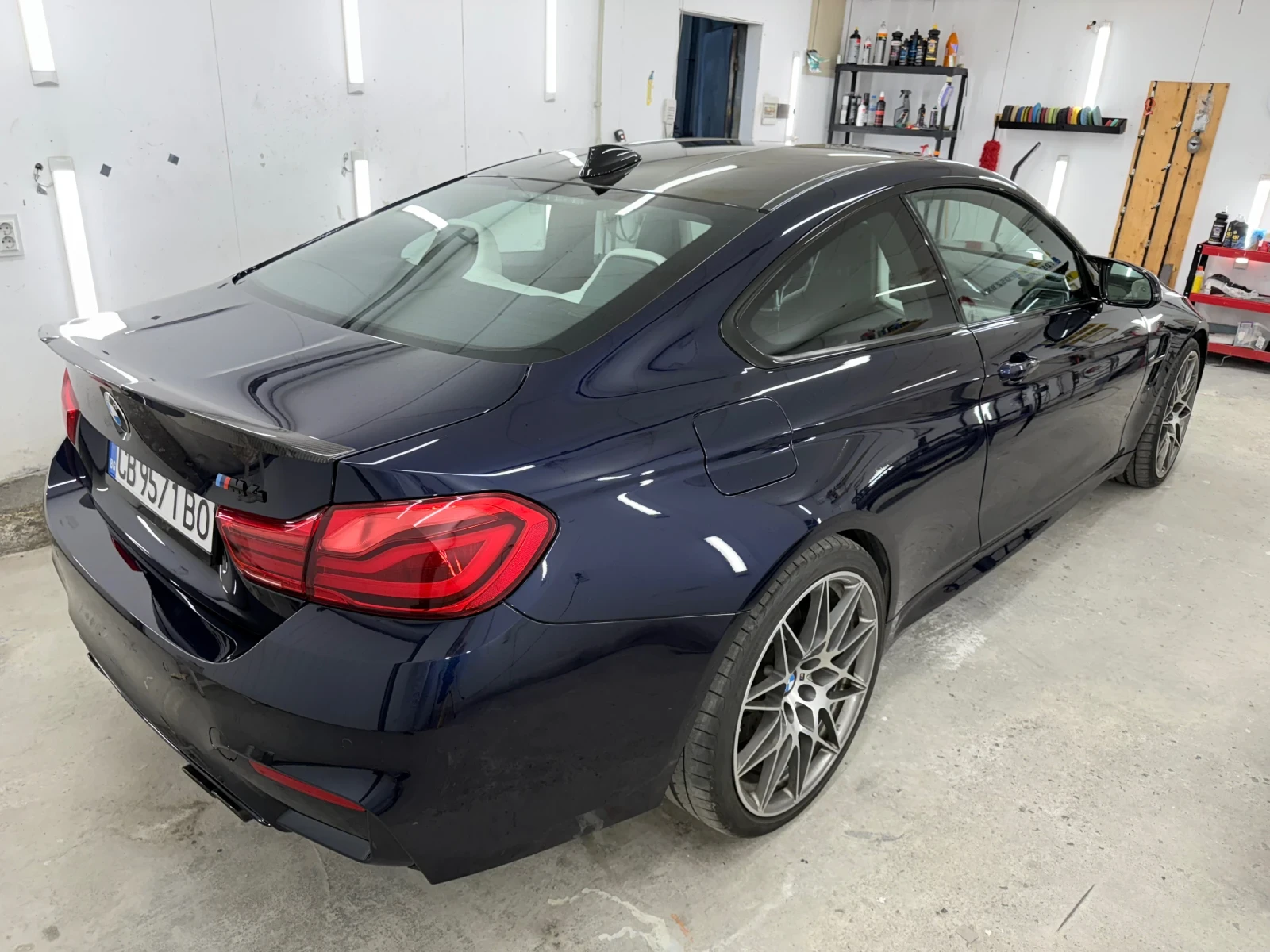 BMW M4 Competition - изображение 6