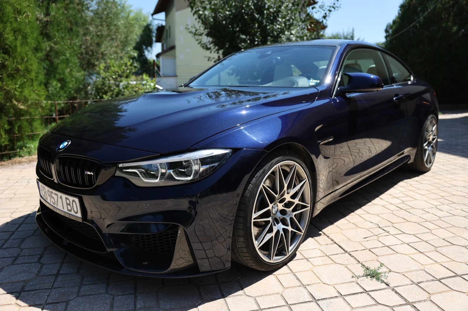 BMW M4 Competition - изображение 4