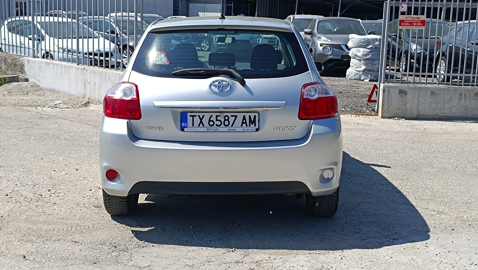 Toyota Auris 1.4i - изображение 4