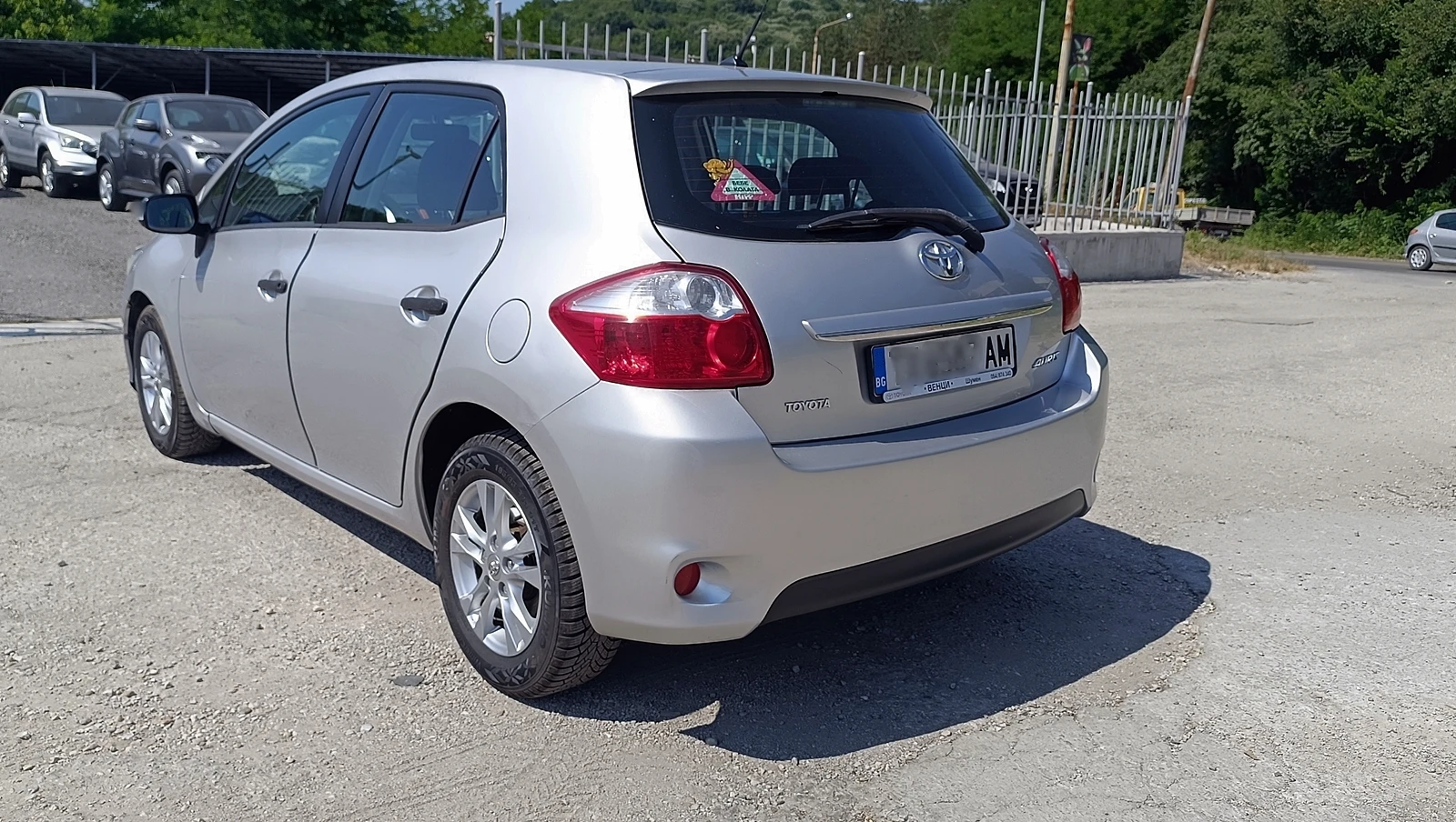 Toyota Auris 1.4i - изображение 3