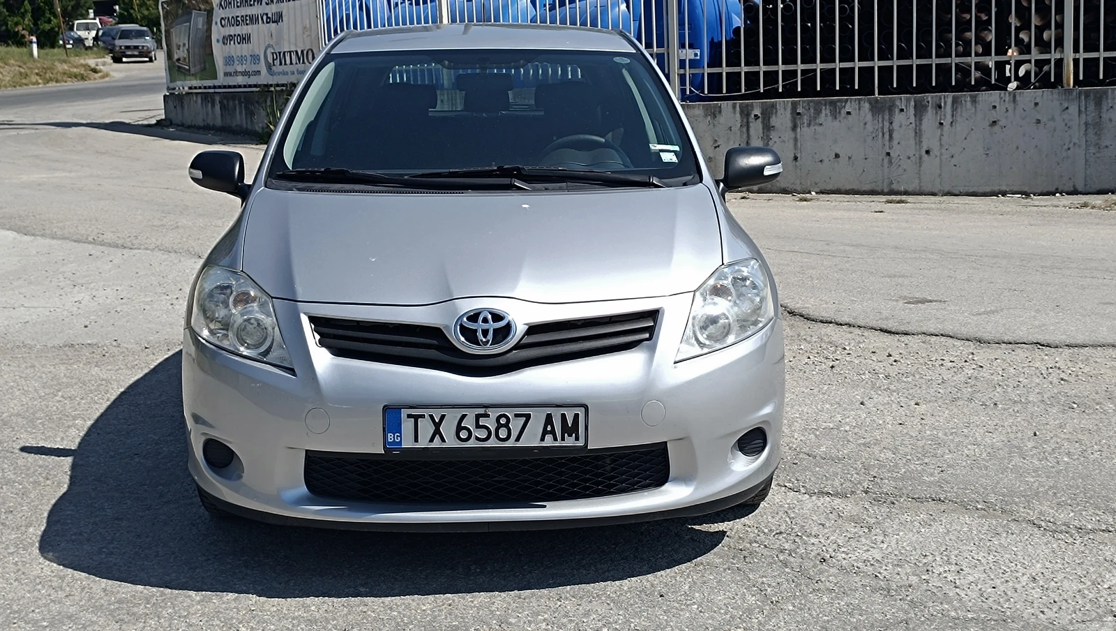 Toyota Auris 1.4i - изображение 8