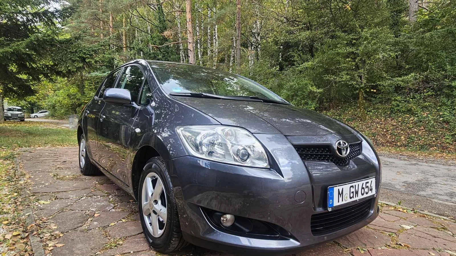 Toyota Auris 1.6 - изображение 8