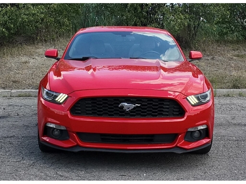 Ford Mustang ECOBOOST PREMIUM * * CARFAX * * АВТО КРЕДИТ * *  - изображение 2