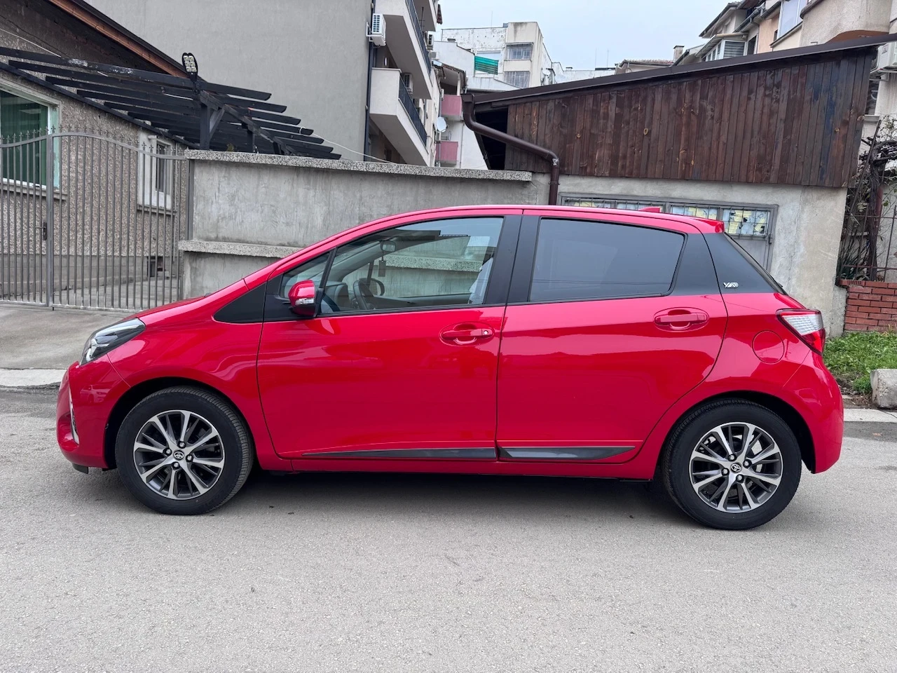 Toyota Yaris 1.5i Facelift 50000км - изображение 2
