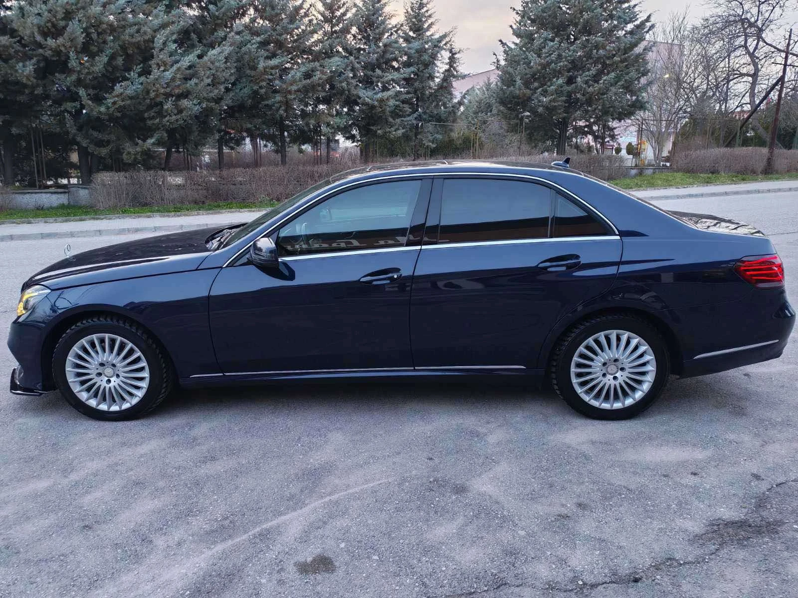 Mercedes-Benz E 220 4MATIC 2.2 cdi, снимка 5 - Автомобили и джипове - 53724375