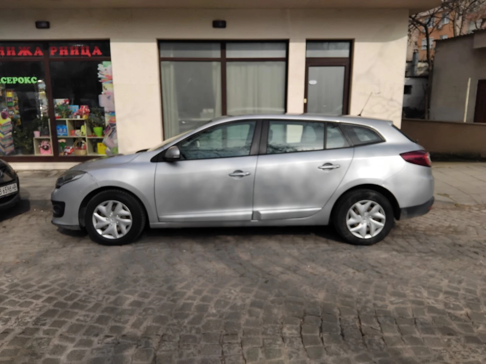 Renault Megane 3+ 1, снимка 2 - Автомобили и джипове - 53728279