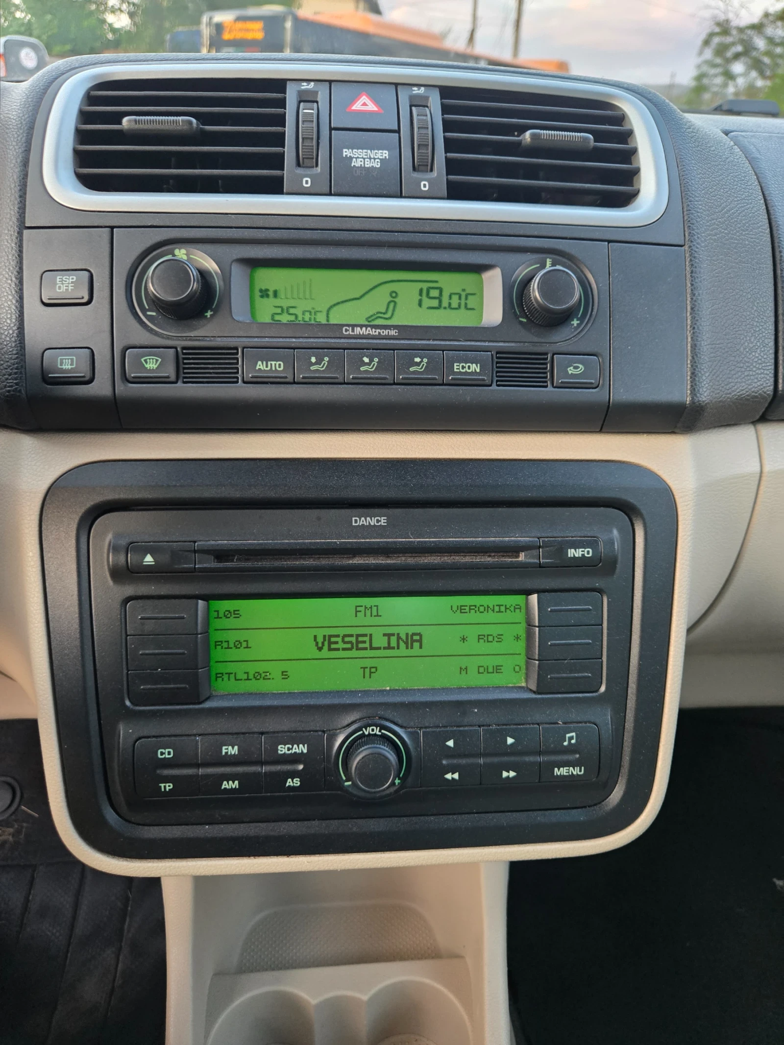 Skoda Roomster 1.4 бензин  2009г., снимка 11 - Автомобили и джипове - 55179458