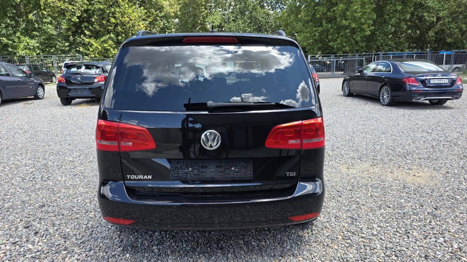 VW Touran, снимка 6 - Автомобили и джипове - 55404452