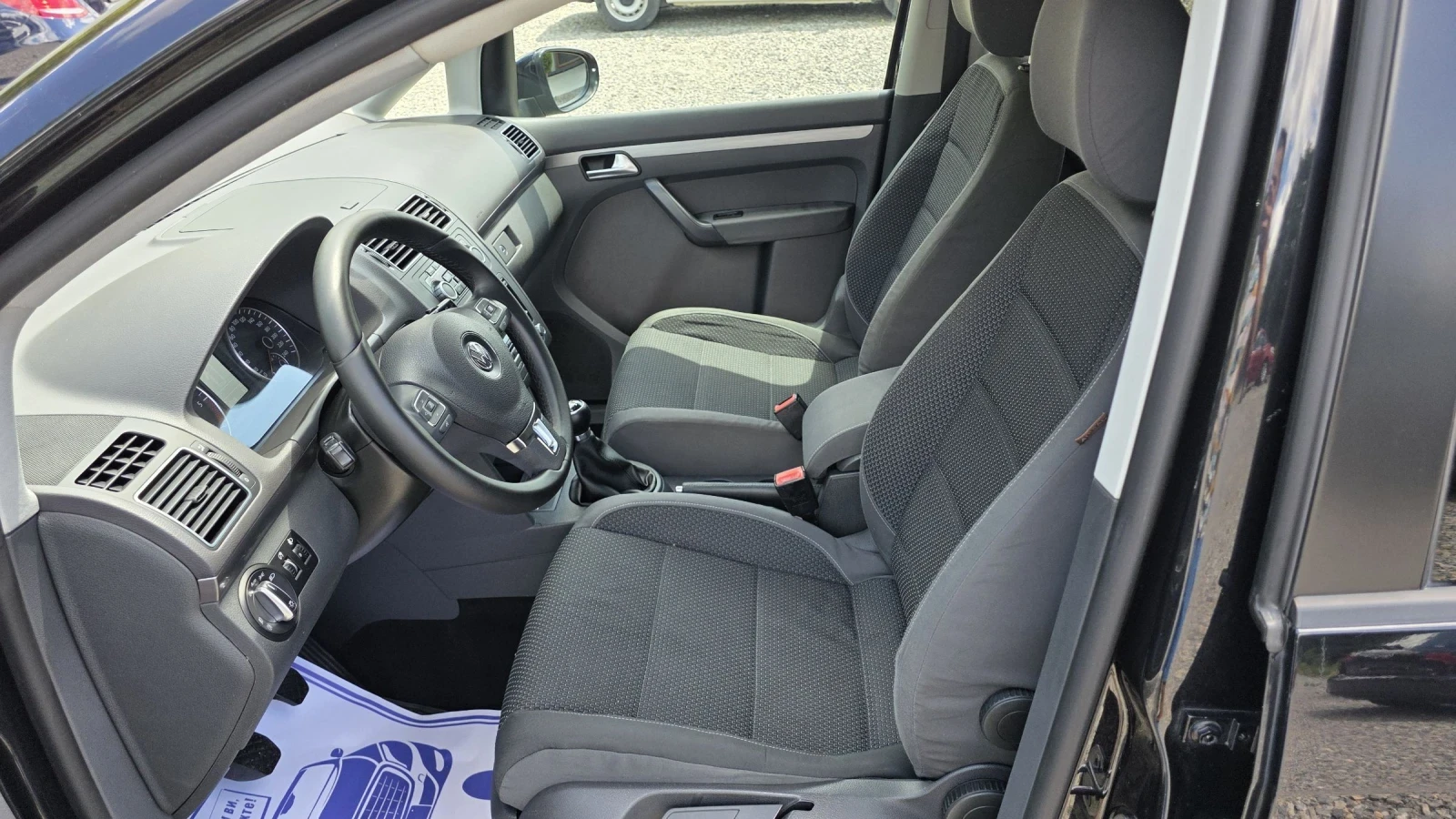VW Touran, снимка 9 - Автомобили и джипове - 55404452