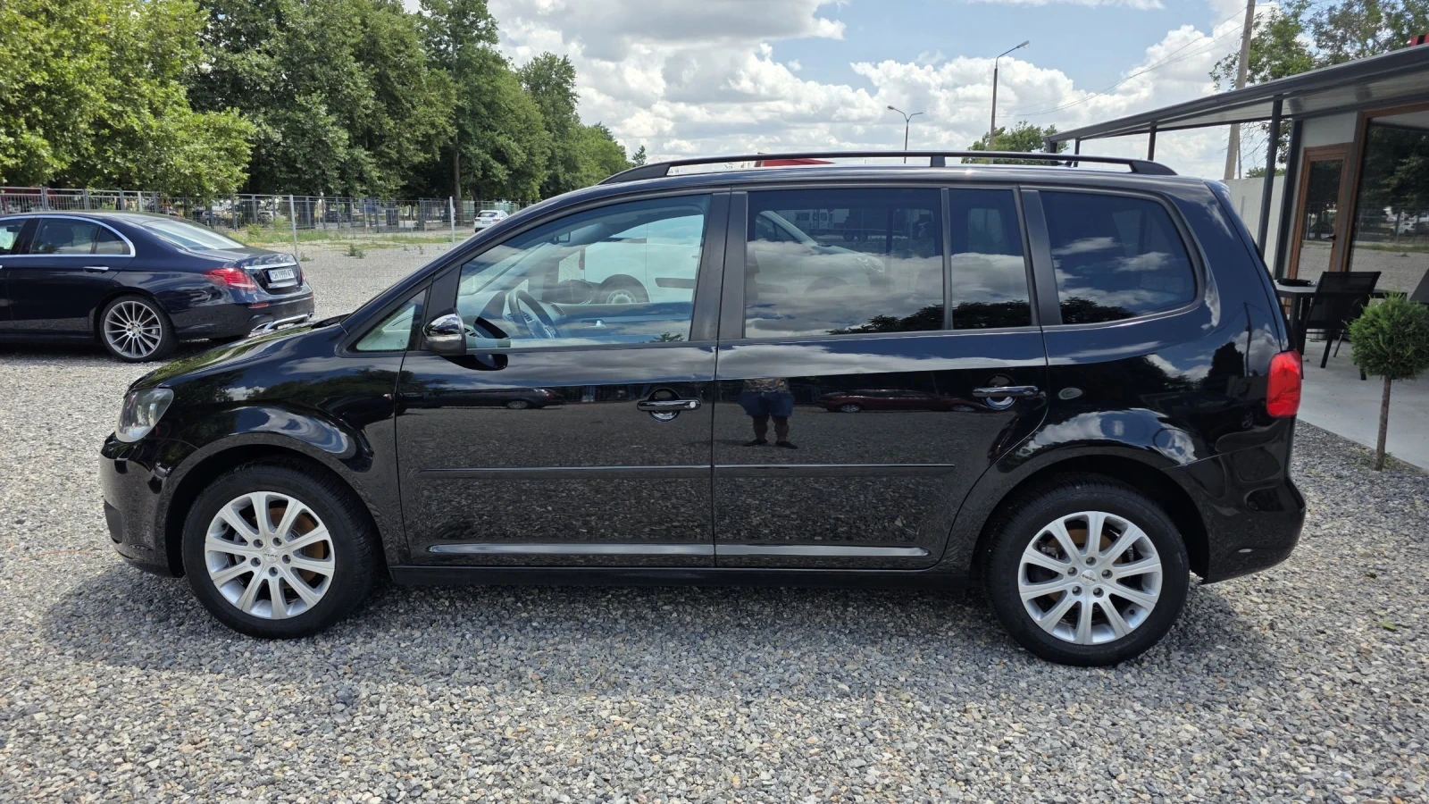 VW Touran, снимка 8 - Автомобили и джипове - 55404452