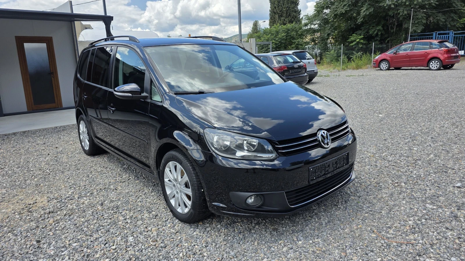 VW Touran, снимка 3 - Автомобили и джипове - 55404452