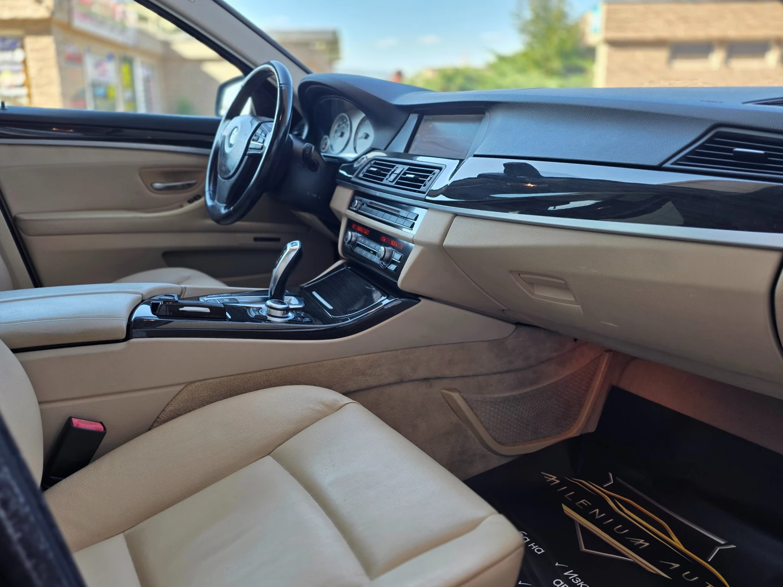 BMW 535 IX 6 МЕСЕЦА ГАРАНЦИЯ/306к.с. M Pack/Подгрев, снимка 11 - Автомобили и джипове - 55537629