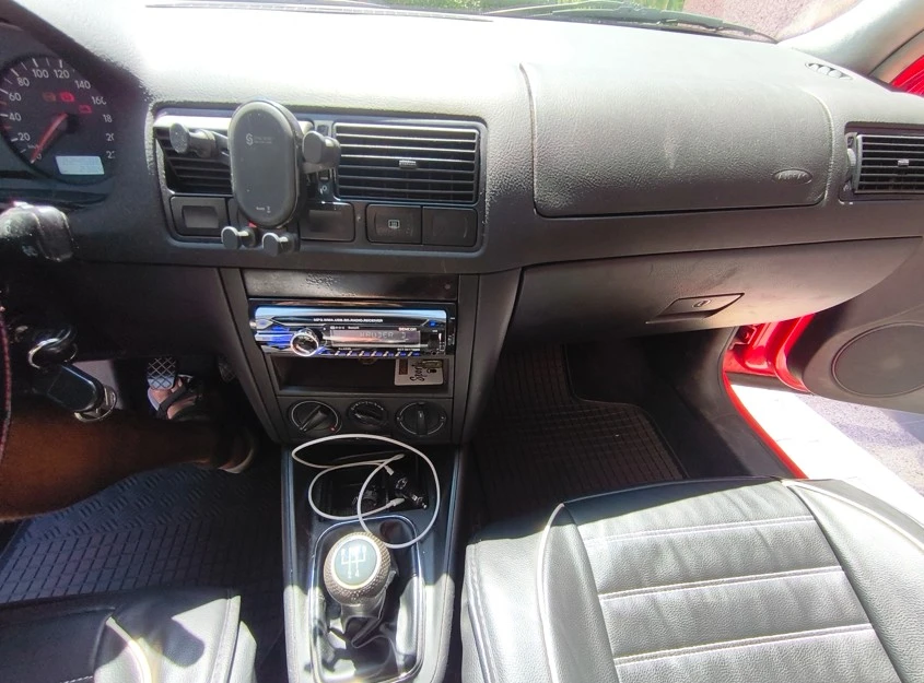 VW Golf 1.9 TDI, снимка 8 - Автомобили и джипове - 55586656