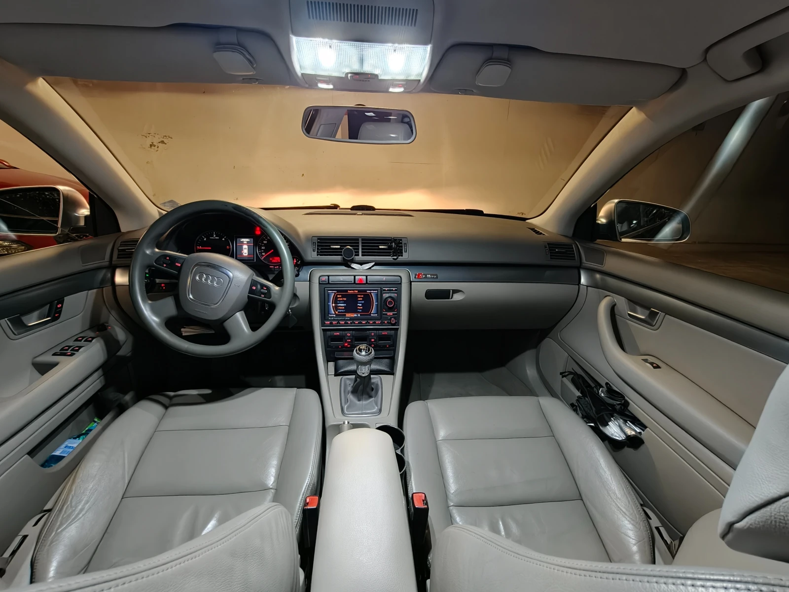 Audi A4 2.0 TDI, снимка 10 - Автомобили и джипове - 55883560