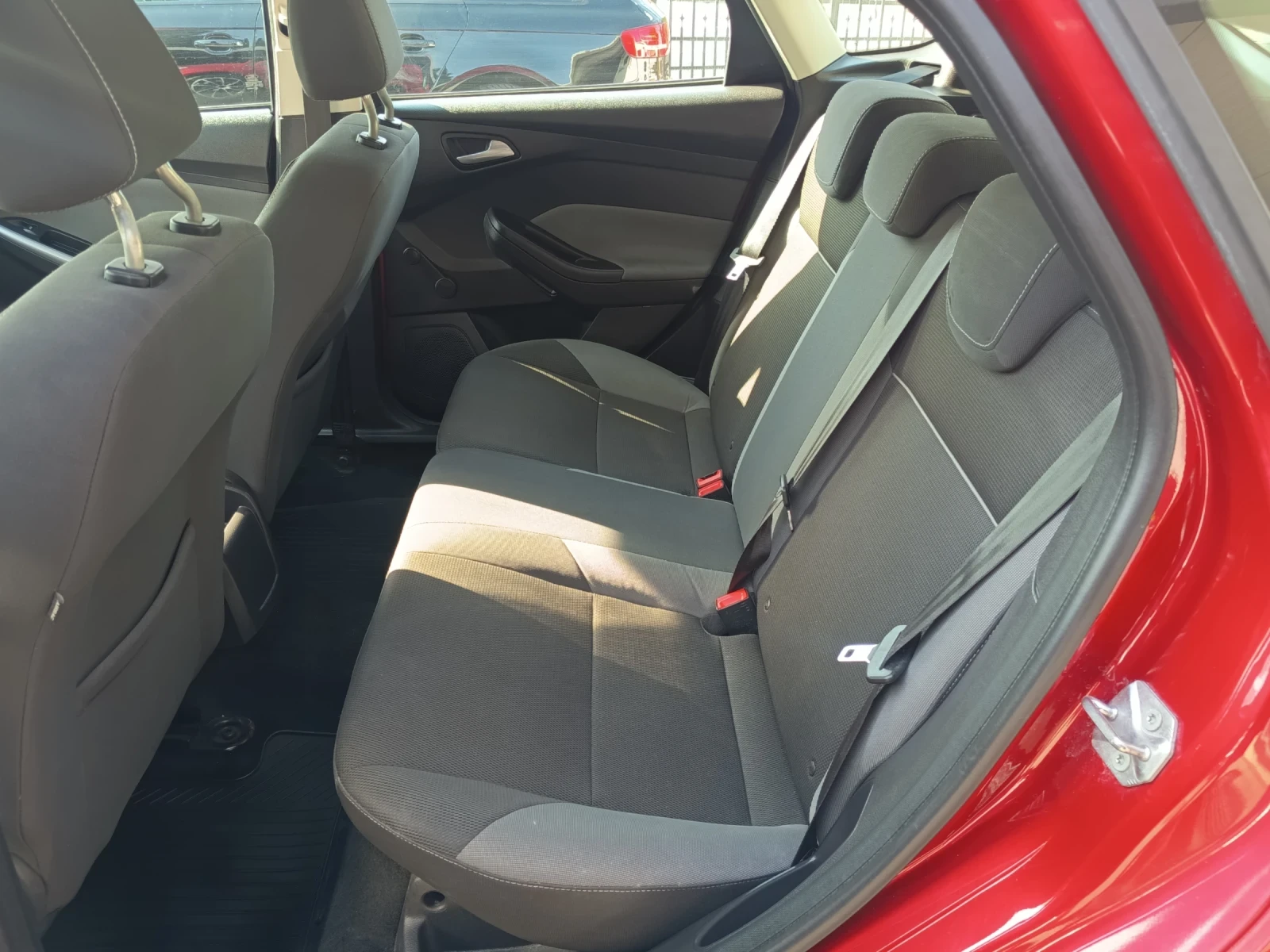 Ford Focus 1.6tdci, снимка 10 - Автомобили и джипове - 55891670