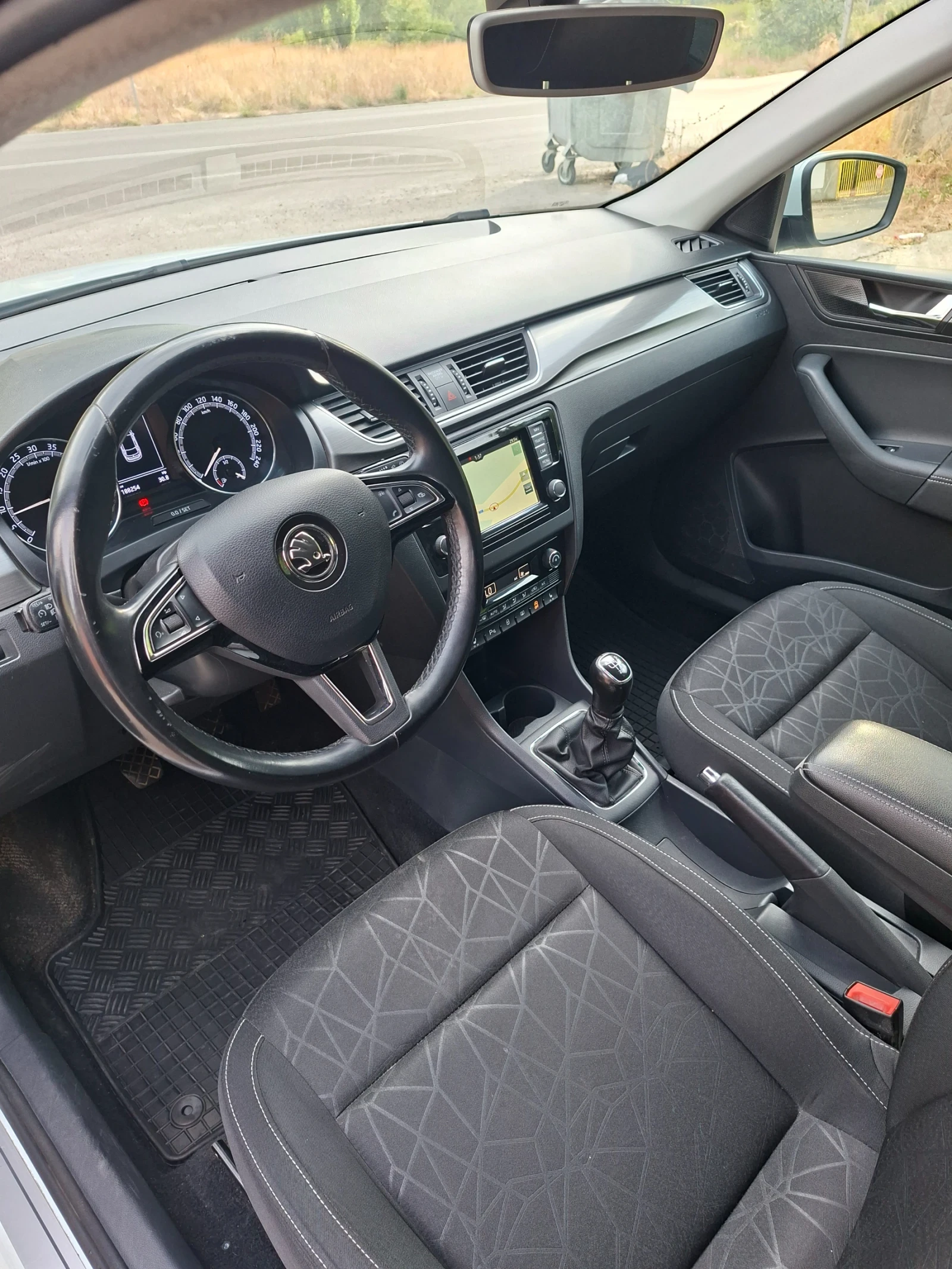 Skoda Rapid 1.4 TDI, снимка 5 - Автомобили и джипове - 55942909