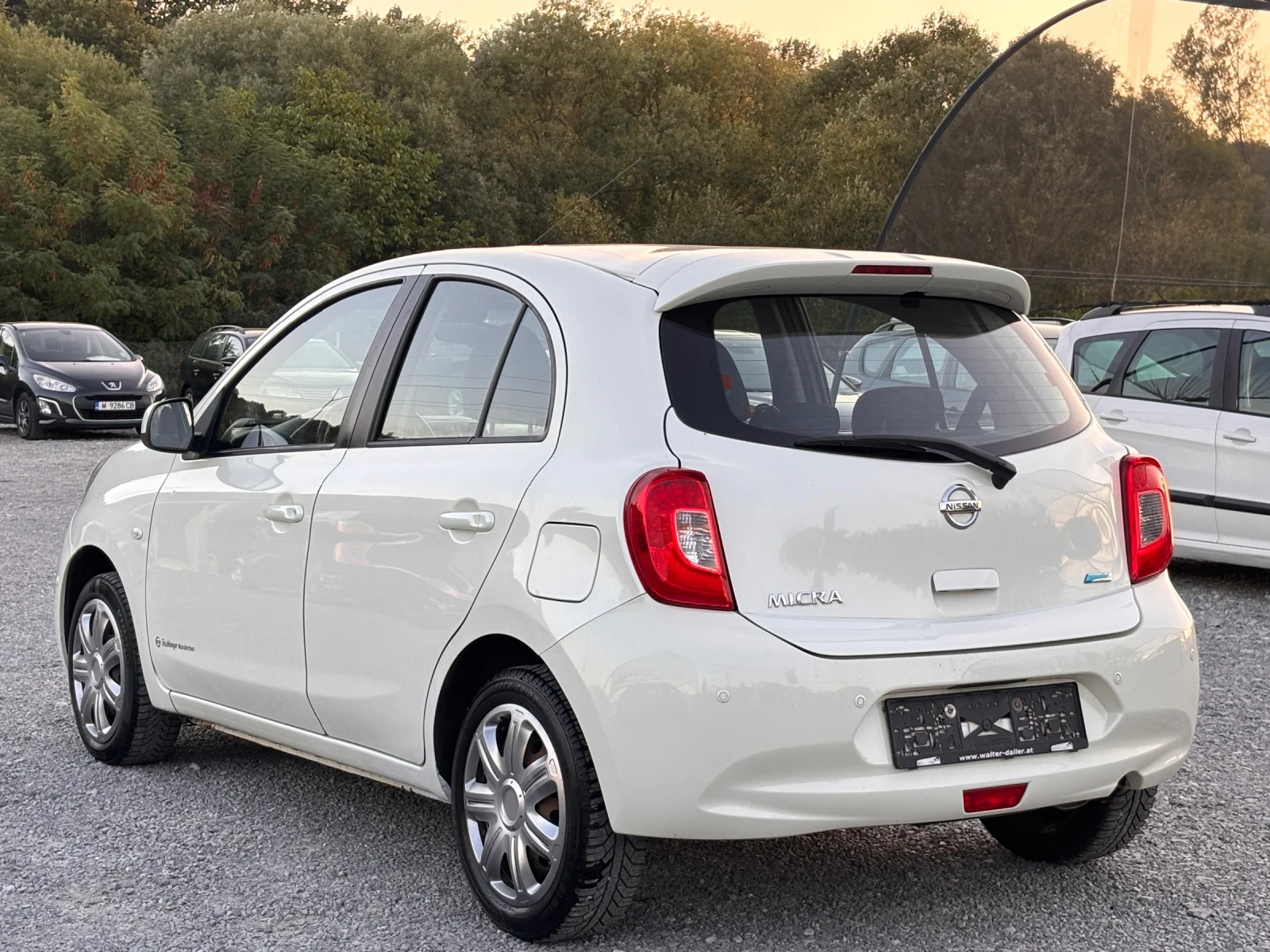 Nissan Micra 1.2i, снимка 4 - Автомобили и джипове - 56310750